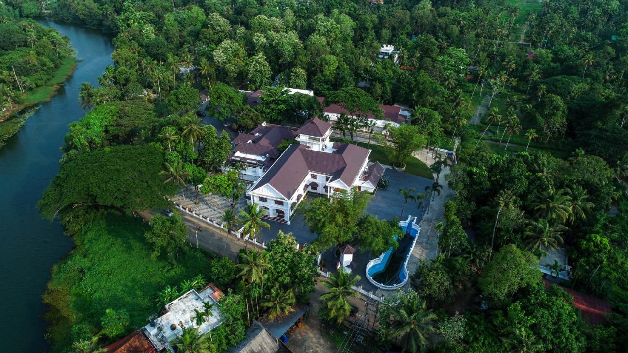 Hotel Heritage Plaza Коттаям Экстерьер фото