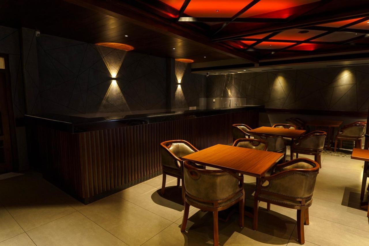 Hotel Heritage Plaza Коттаям Экстерьер фото